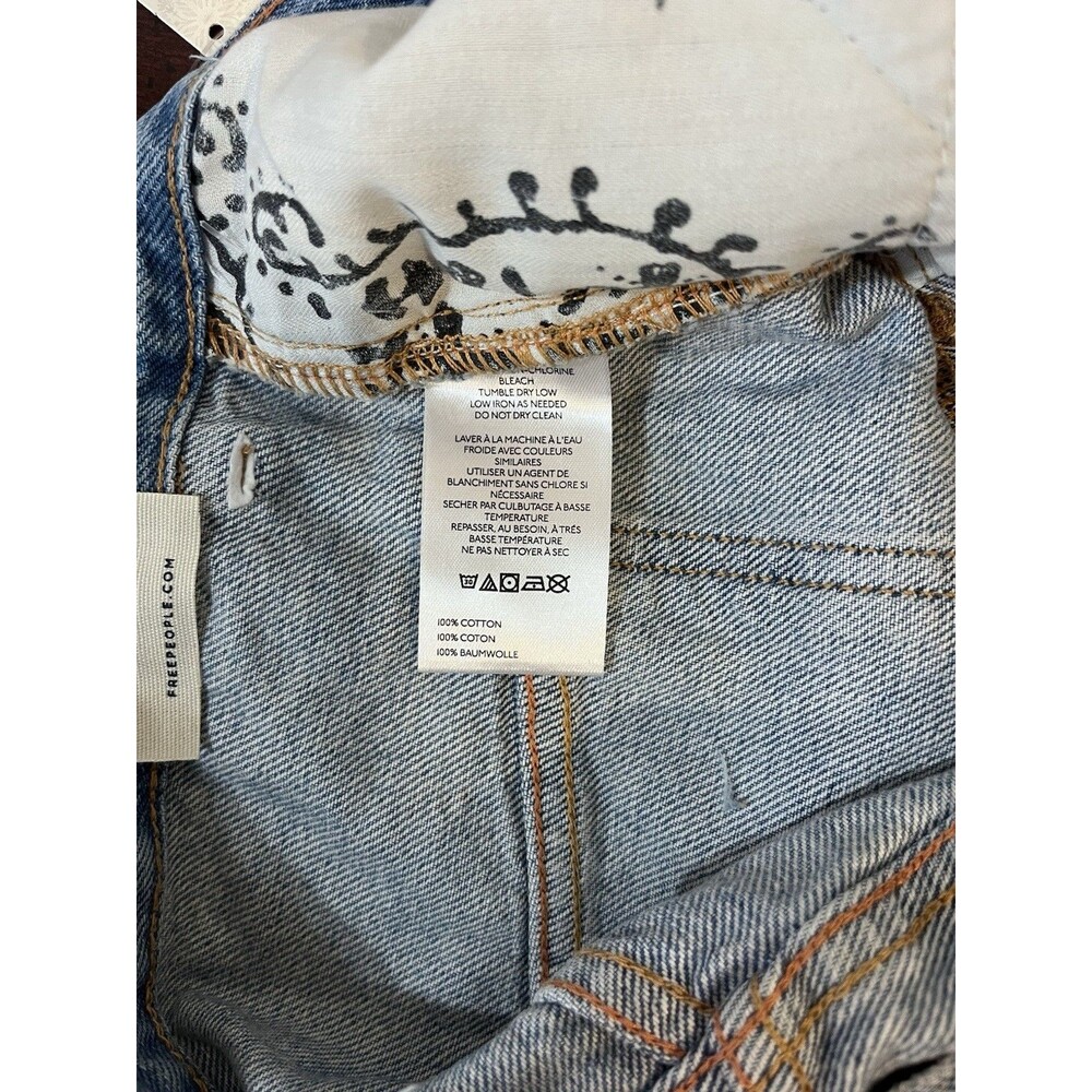 We The Free Womens Size 26 Light Wash Distressed Denim Cut Off Jean Shorts NWT - Picture 8 of 8